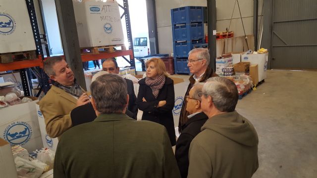 La Comunidad elogia la gran labor social de los mayores voluntarios del Banco de Alimentos en Cartagena