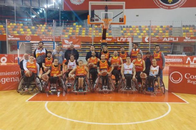 Las selecciones españolas de baloncesto en silla, concentradas en Cartagena