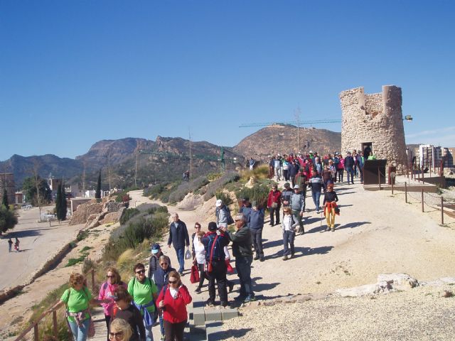Servicios Sociales llevó a los mayores de ruta por las cinco colinas de Cartagena