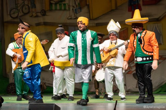 La chirigota de Roquetas, ganadora de la XVII edición del Concurso Regional de Chirigotas