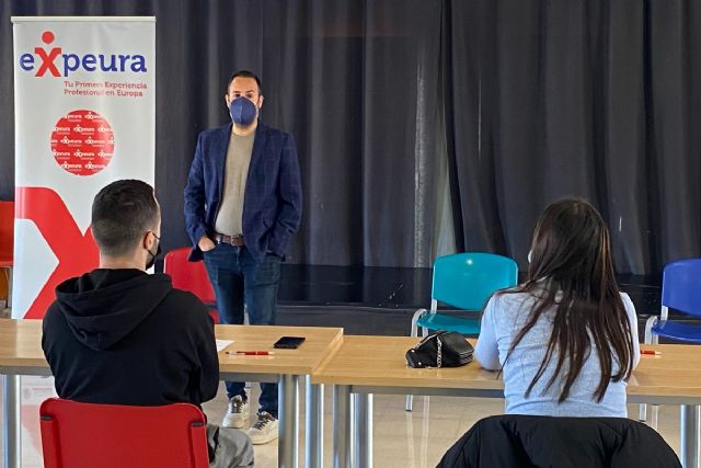 Los participantes en el programa Expeura vuelven a Cartagena tras completar sus estancias en Dublín