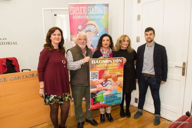 El deporte jugara en beneficio de la Asociacion Contra el Cancer en el I Circuito de Badminton Solidario