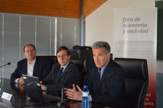 Uno de los máximos expertos en financiación analiza en la UPCT las alternativas para emprendedores y empresas