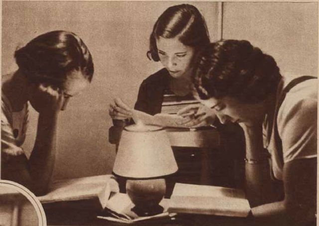 El Luzzy abre sus puertas a la exposicion Mujeres en Vanguardia