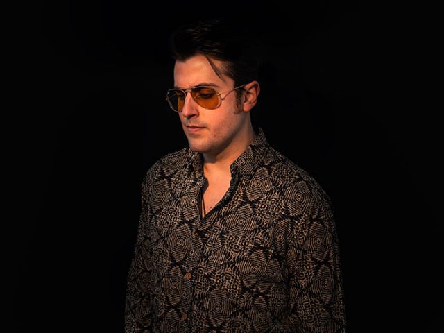 El poeta y músico cartagenero, Vincent Grace, publica el single 'Fall´s Leaves'