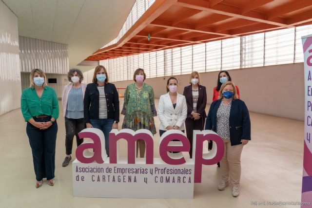 Nuria Castillo, reelegida presidenta de AMEP