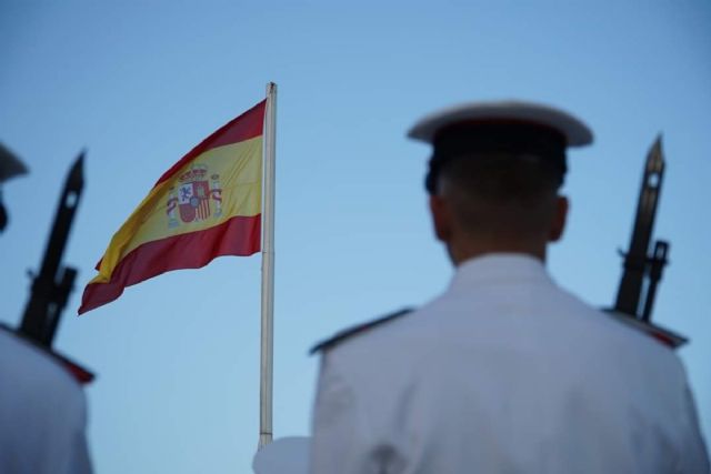 Cartagena conmemora el Día de las Fuerzas Armada con un arriado de Bandera y actividades en el Puerto