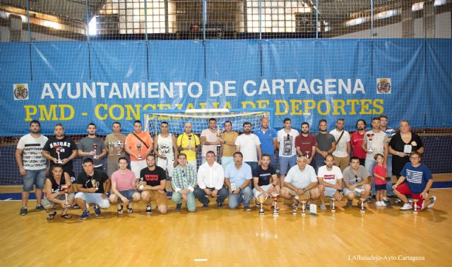 Deportes entrega los trofeos de la Liga Local de Futbol Aficionado