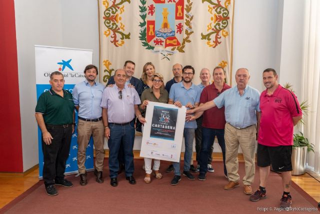 La Plaza del Ayuntamiento se convierte en el escenario del Torneo de Baloncesto Plaza 3x3 CaixaBank