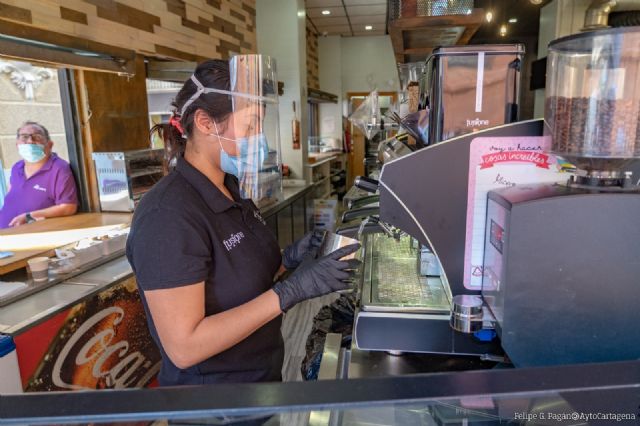 La bajada del paro en Cartagena ha vuelto a superar la regional y la nacional en agosto