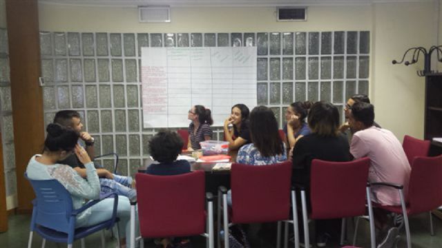 Los voluntarios de la Estrategia Antirumores preparan el nuevo curso