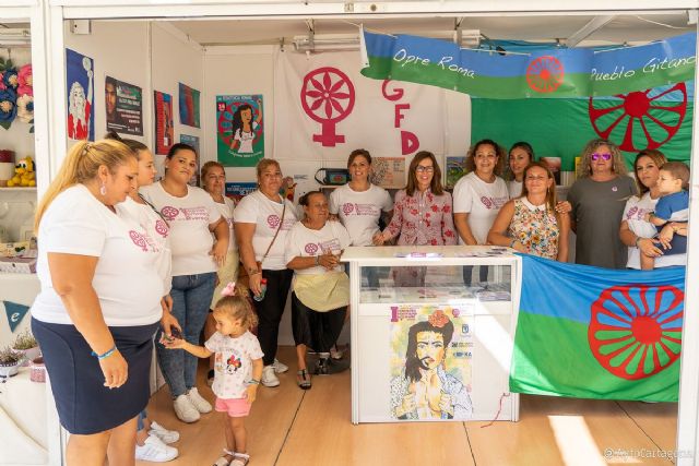 47 stands muestran junto al Puerto de Cartagena la actividad de las asociaciones de mujeres del municipio