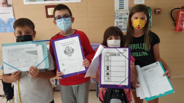 Ecovidrio premia a tres colegios de Cartagena por sus iniciativas para fomentar el reciclaje de envases de vidrio en la campaña Peque Recicladores