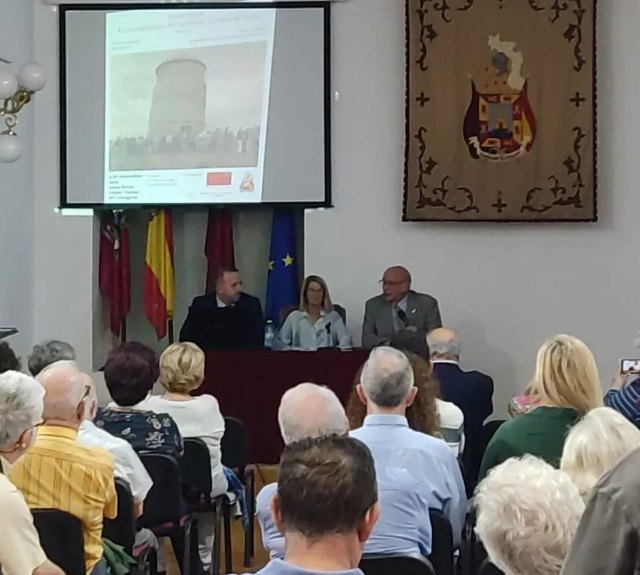 'Si hace falta seguiremos 25 años más para que no se construya en el Cerro'