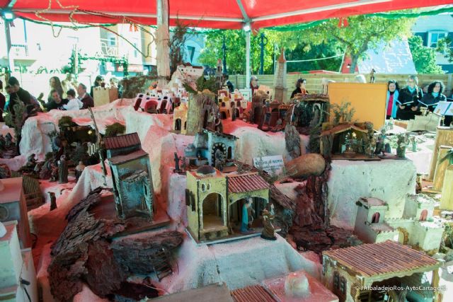 Santa Lucia inaugura un año mas su tradicional belen