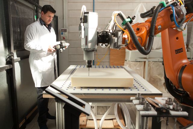 La UPCT y el Centro Tecnológico del Mueble ayudarán a modernizar la industria maderera de Malasia