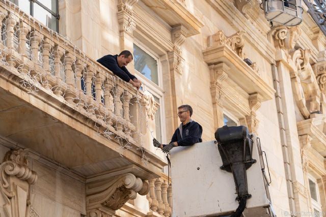Cartagena y el Palacio Consistorial se iluminan para recibir a la Navidad