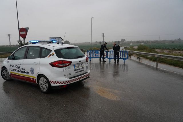 Se mantienen cortadas tres carreteras por encharcamiento de la calzada