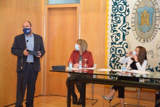 Distinguido el voluntariado universitario que teleacompaña a mayores durante la pandemia