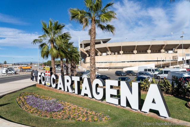 Policía Local desviará el tráfico por la Avenida del Cantón tras el partido del Cartagena contra el Valencia