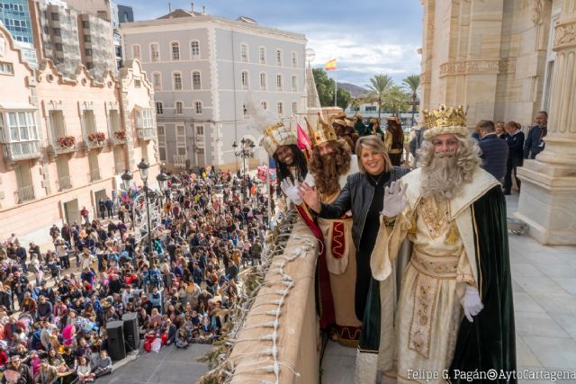 Los Reyes Magos desembarcan en Cartagena para la gran Cabalgata