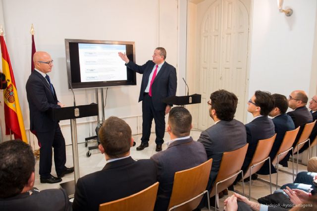 José López acude a la presentación del Plan Estratégico de Revitalización de La Manga