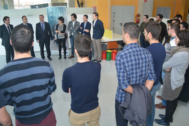 La Cátedra de Telefónica beca con 3.000 euros a 16 estudiantes de la Politécnica de Cartagena