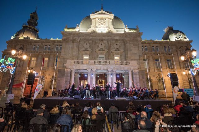 Artistas de la cultura urbana y la orquesta del Conservatorio de Musica de Cartagena se fusionaron en el Rap Sinfonico 2018