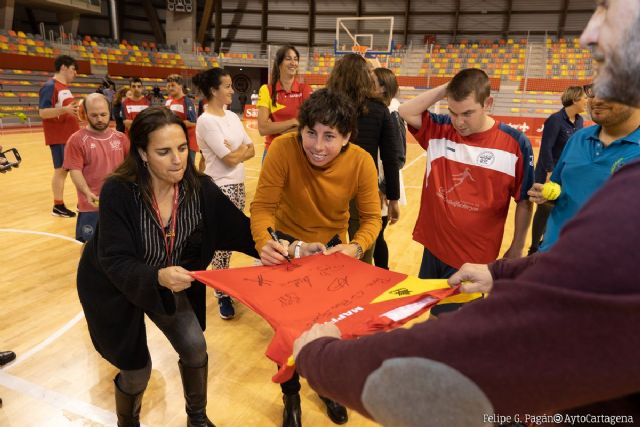 Las jugadoras de la Selección Nacional de Tenis comparten sus habilidades deportivas con el PrimiSport