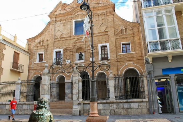 Vecinos y responsables de la parroquia de El Carmen acuerdan ajustes en el uso de las campanas