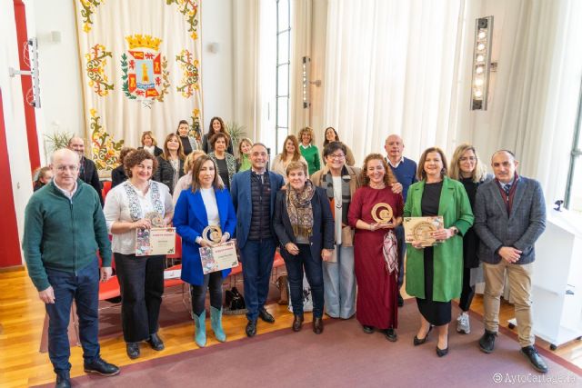 Comercio premia a los mejores escaparates navideños de las últimas fiestas en Cartagena