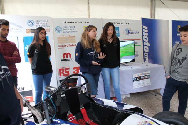El Ayuntamiento buscará colaboraciones con los jóvenes del Racing Team de la UPCT