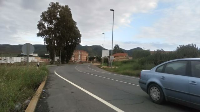 PCC: 'Alumbres y Los Urrutias esperan un año las rotondas que regulen el tráfico'