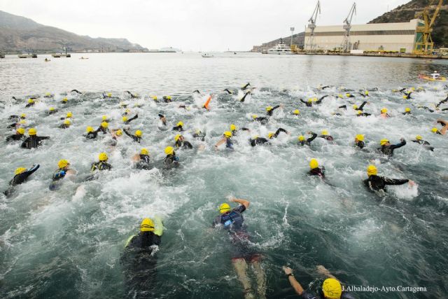 Andres Avila y Laura Duran se hicieron con la victoria de la XII edicion del Triatlon Sertri Ciudad de Cartagena