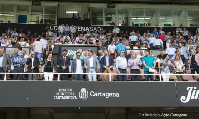 La corporacion municipal muestra su apoyo al Cartagena FC en la fase play off por el ascenso a Segunda Division