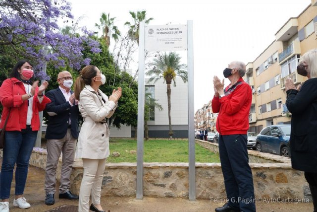 Homenaje en Urbanización Mediterráneo a 'la Conserja' del colegio El Cuco