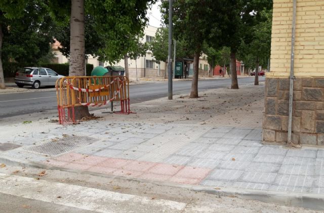 Infraestructuras realiza rebajes de acera en varios puntos del municipio para mejorar la accesibilidad