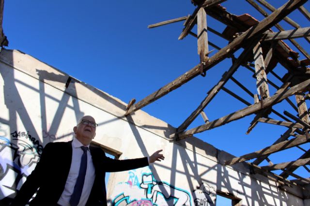 Cs reclama al PSOE que pase de las palabras a los hechos y avale la demolición de la antigua depuradora de Barrio Peral