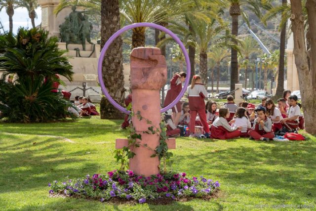 Parques y Jardínes conmemora el Día de la Mujer con el logotipo feminista en tres dimensiones