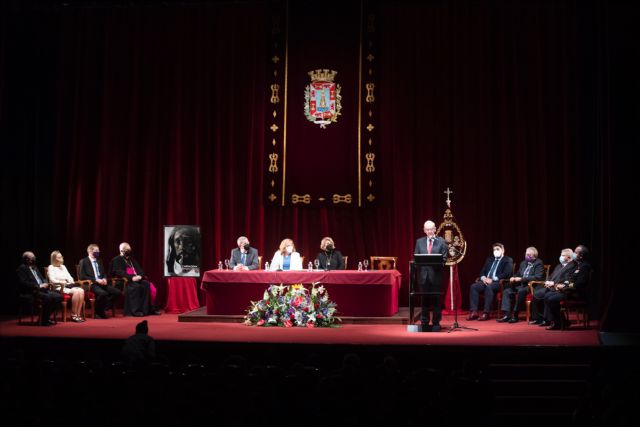 López Miras reivindica el 'valor cultural y patrimonial incalculable' de la Semana Santa de Cartagena