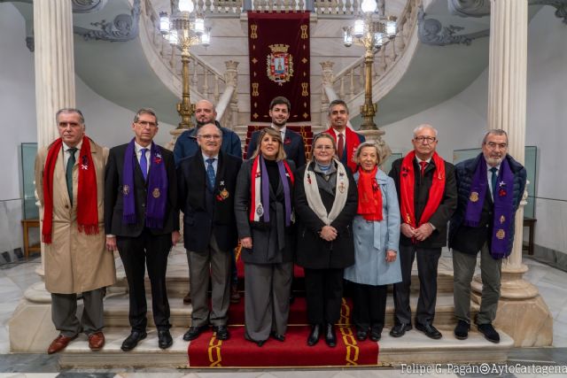La lluvia no frena a los procesionistas, que anuncian en La Llamada que sacarán sus desfiles a la calle en Semana Santa