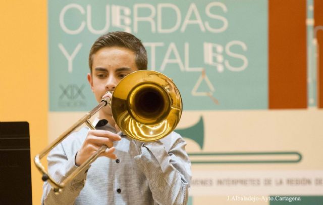 Doce jóvenes disputaron la final de viento metal de Entre Cuerdas y Metales