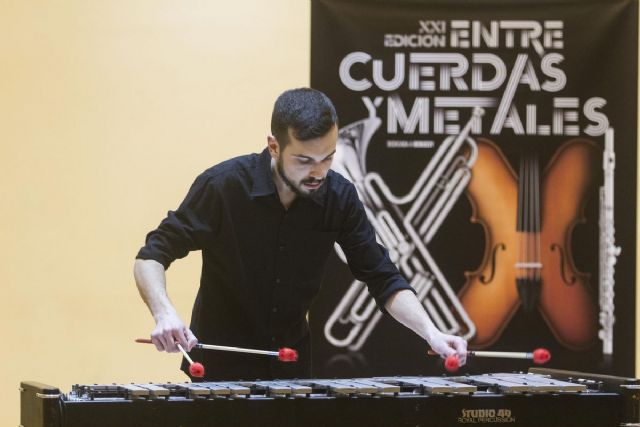 La marimba protagonista de la final de percusion de Entre cuerdas y metales