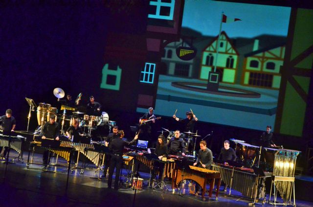 Los niños descubren el mundo de la percusión en el concierto en familia que la Sinfónica regional ofrece en Cartagena