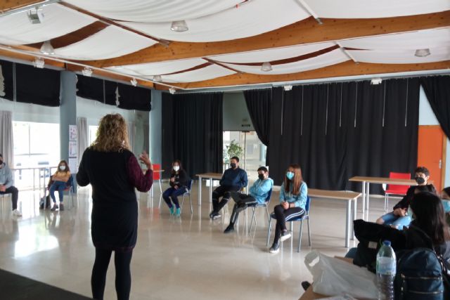 El Consejo de la Infancia y la Juventud analiza la seguridad de los jóvenes en una sesión extraordinaria