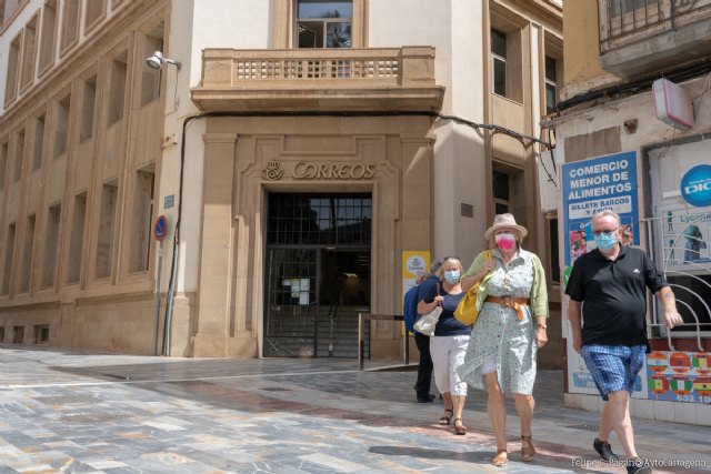 Correos y el Ayuntamiento de Cartagena firman un convenio que permite pagar los tributos municipales en cualquier oficina de España
