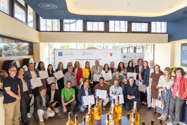 Cartagena entrega de diplomas SICTED al Compromiso de Calidad Turística