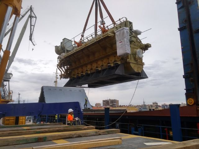 NAVANTIA embarca los motores del primero de los AOR para Australia