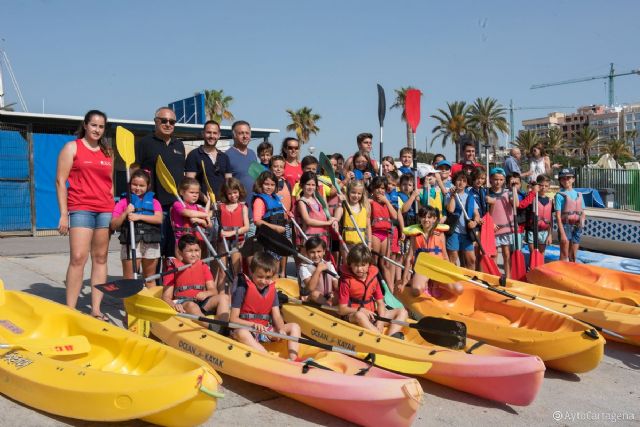 Los niños de Cartagena navegan ´viento en popa y a toda vela´ con los Talleres del Mar
