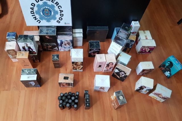 La Policía Local de Cartagena decomisa 63 productos de imitación